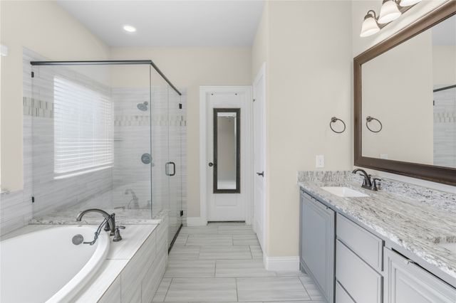 911 Royal Court, Mansfield, TX 76063