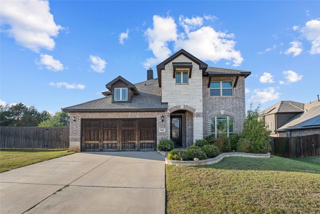 911 Royal Court, Mansfield, TX 76063