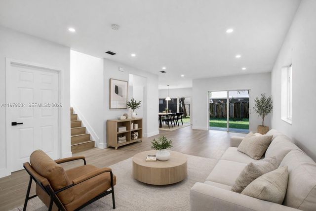 354 NE 35th Ave, Homestead, FL 33033