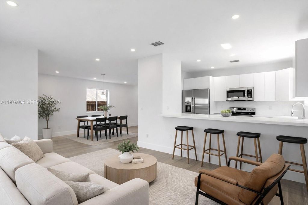 354 NE 35th Ave, Homestead, FL 33033