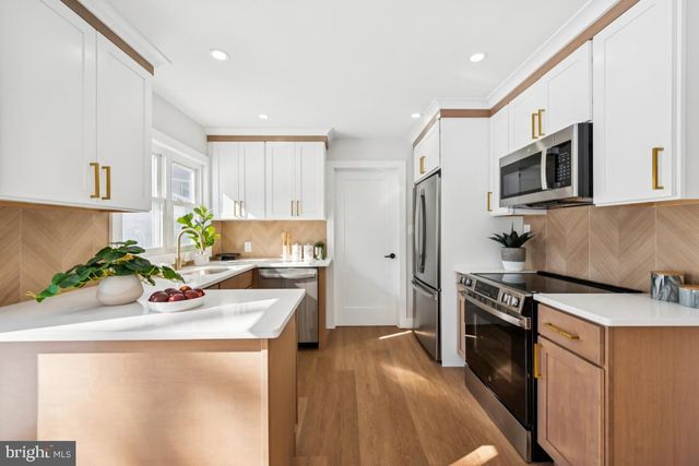 2 SYLVAN LN, Willingboro, NJ 08046