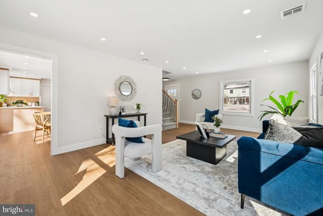 2 SYLVAN LN, Willingboro, NJ 08046