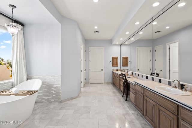 6908 E HUMMINGBIRD Lane, Paradise Valley, AZ 85253