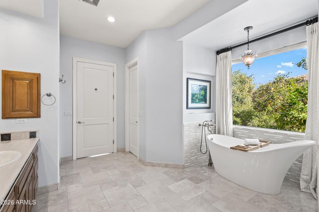 6908 E HUMMINGBIRD Lane, Paradise Valley, AZ 85253