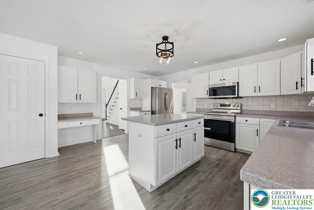 2301 Goldenrod Drive, Lower Macungie Twp, PA 18062