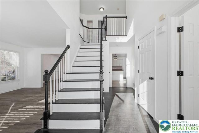 2301 Goldenrod Drive, Lower Macungie Twp, PA 18062