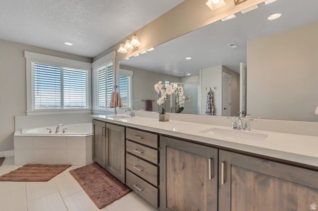 6628 W SKY BIRD CIR, Herriman, UT 84096