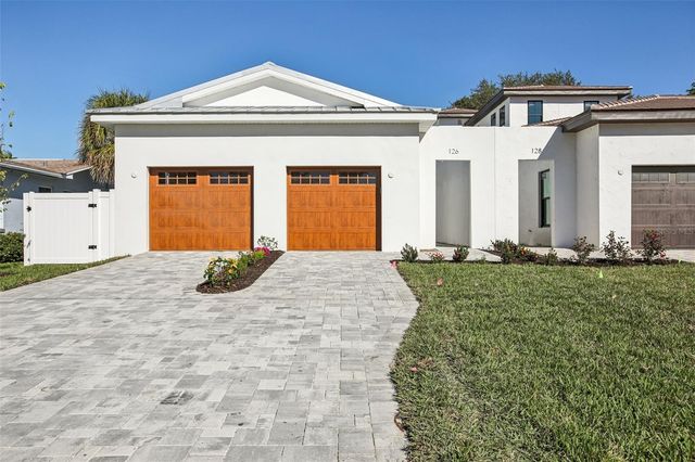 126 RICARDO WAY NE, St Petersburg, FL 33704