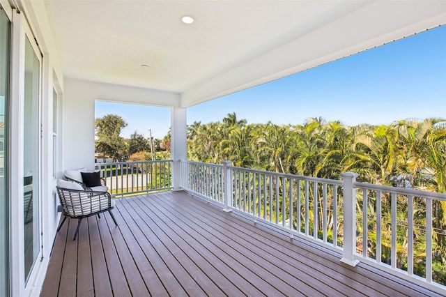 126 RICARDO WAY NE, St Petersburg, FL 33704