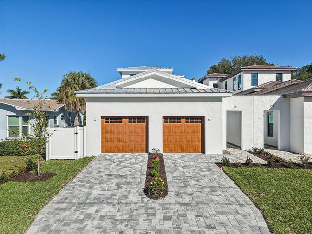 126 RICARDO WAY NE, St Petersburg, FL 33704