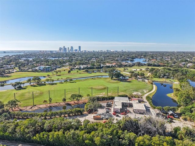 126 RICARDO WAY NE, St Petersburg, FL 33704