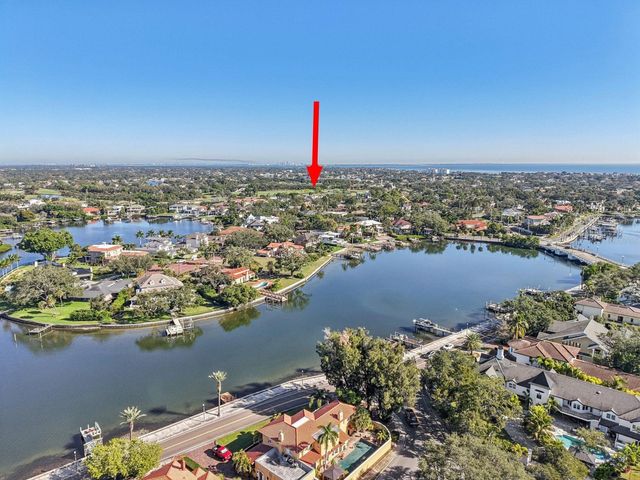 126 RICARDO WAY NE, St Petersburg, FL 33704