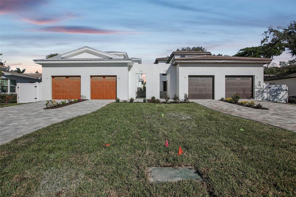126 RICARDO WAY NE, St Petersburg, FL 33704
