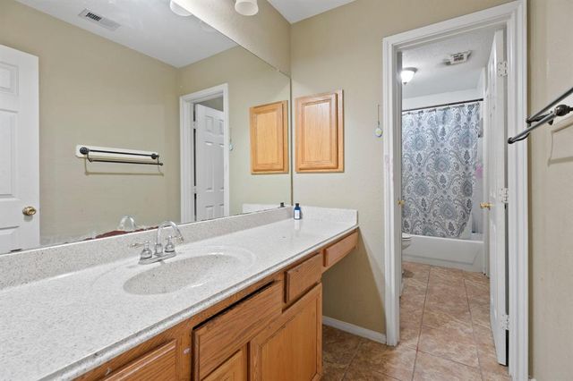 405 Spencer Landing W, La Porte, TX 77571