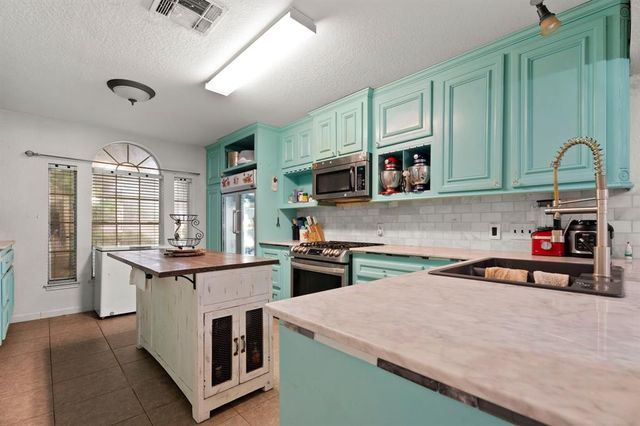 405 Spencer Landing W, La Porte, TX 77571