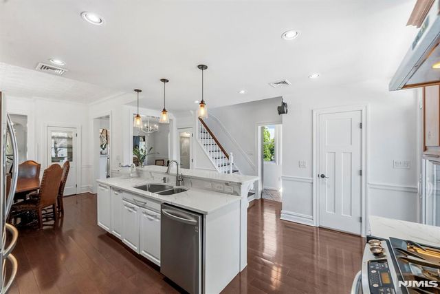 209 W Passaic Avenue, Rutherford, NJ 07070