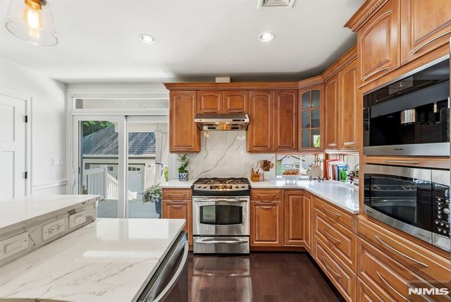 209 W Passaic Avenue, Rutherford, NJ 07070