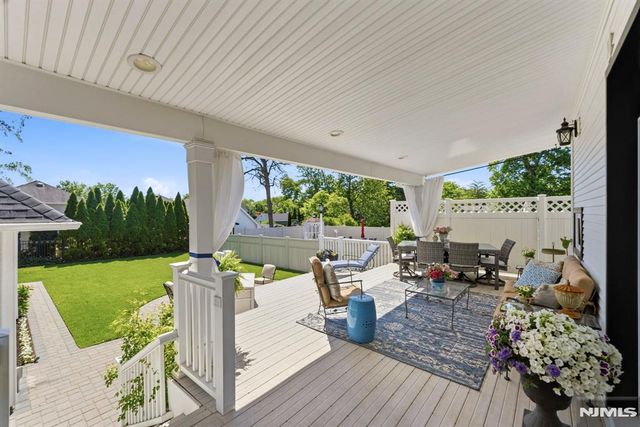 209 W Passaic Avenue, Rutherford, NJ 07070