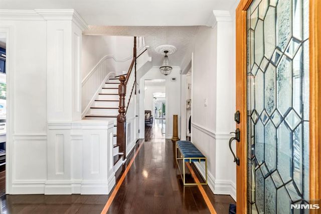 209 W Passaic Avenue, Rutherford, NJ 07070