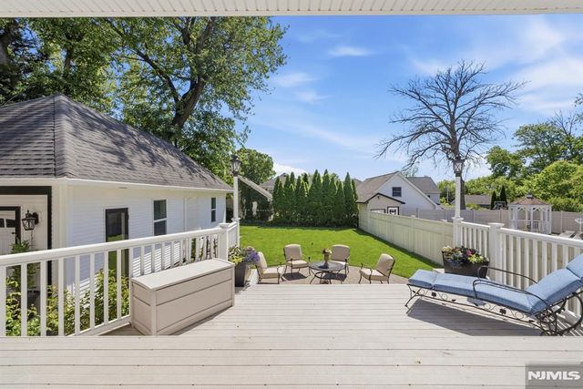 209 W Passaic Avenue, Rutherford, NJ 07070