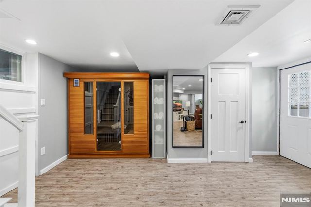 209 W Passaic Avenue, Rutherford, NJ 07070