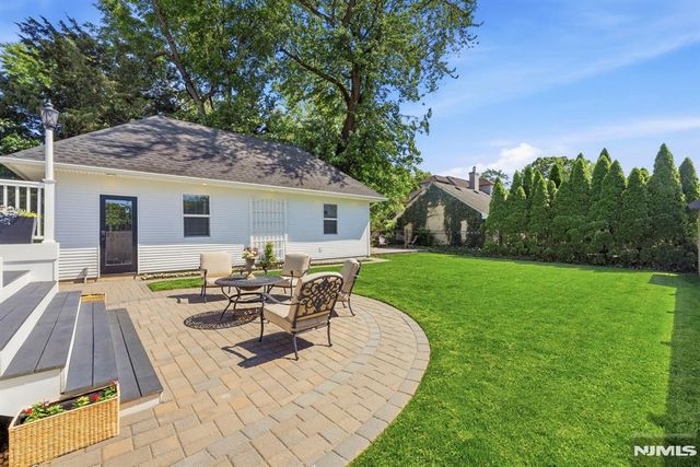 209 W Passaic Avenue, Rutherford, NJ 07070