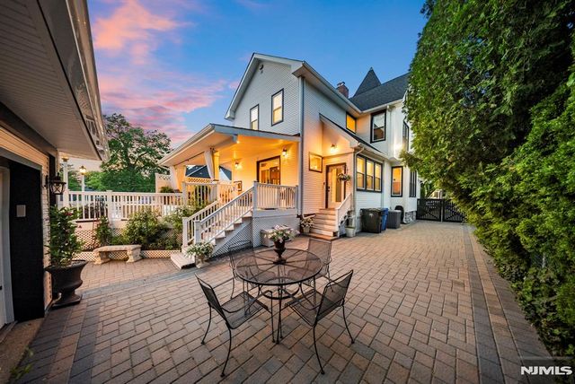 209 W Passaic Avenue, Rutherford, NJ 07070