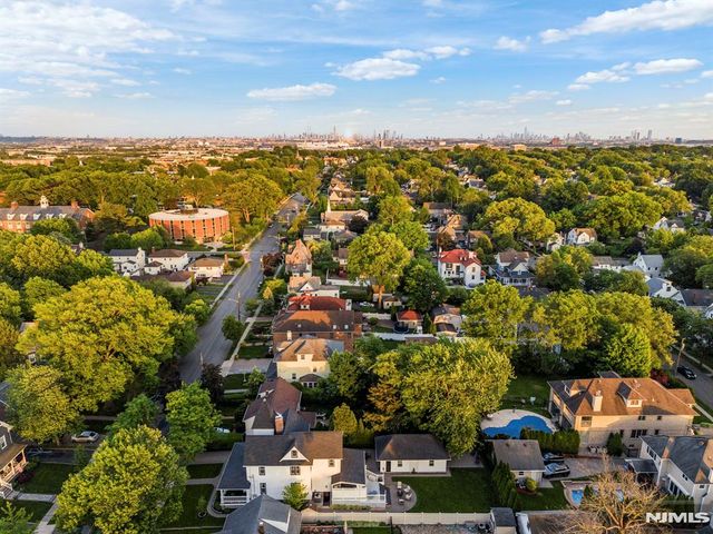 209 W Passaic Avenue, Rutherford, NJ 07070