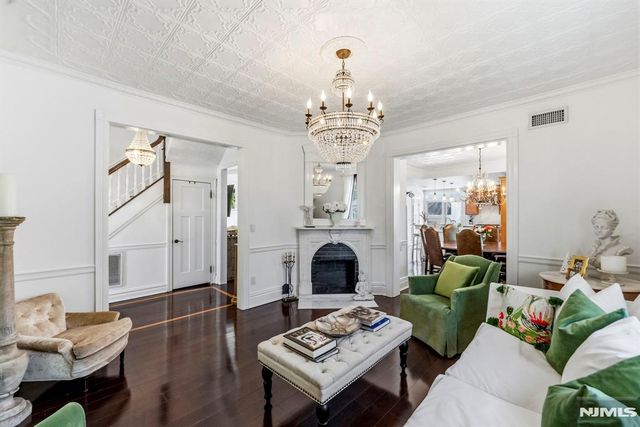 209 W Passaic Avenue, Rutherford, NJ 07070