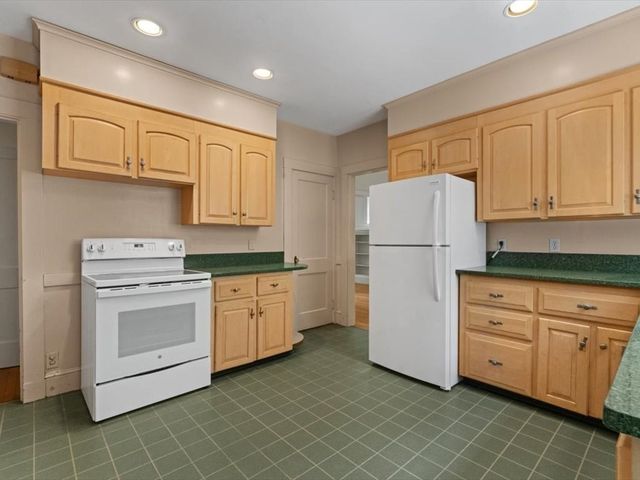 10 Park Lane, Walpole, MA 02032