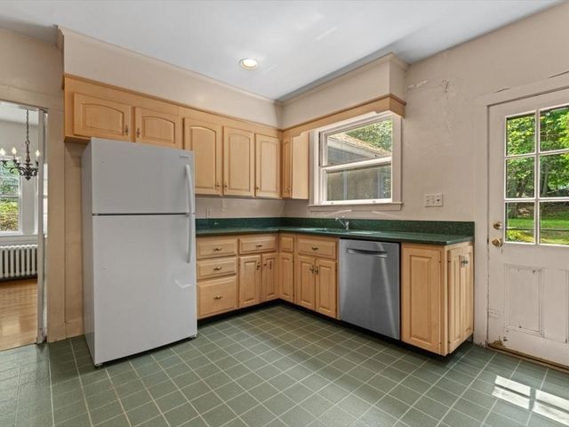 10 Park Lane, Walpole, MA 02032