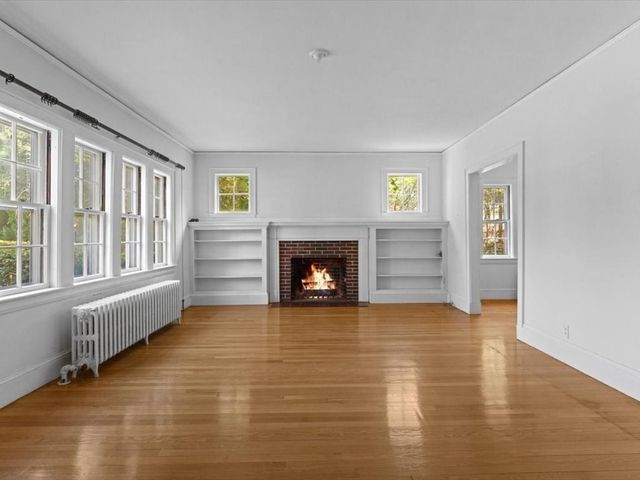 10 Park Lane, Walpole, MA 02032