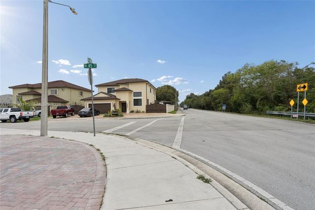 168xx 45th st, Miami, FL 33185