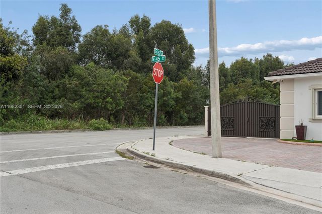 168xx 45th st, Miami, FL 33185