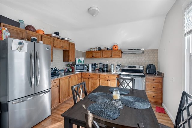 70 Glenwood Avenue, Cranston, RI 02910