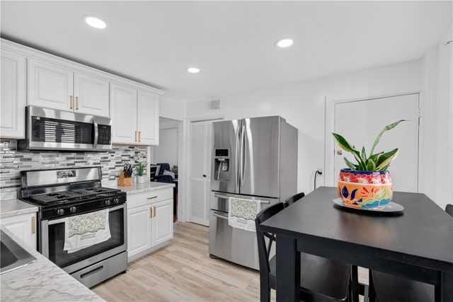 70 Glenwood Avenue, Cranston, RI 02910