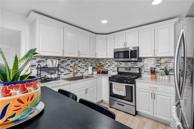 70 Glenwood Avenue, Cranston, RI 02910