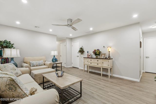 3B Greenwood Lane 62, Whiting, NJ 08759