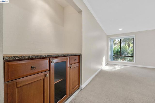 310 N Civic Dr 101, Walnut Creek, CA 94596