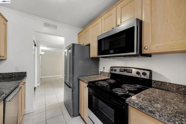 310 N Civic Dr 101, Walnut Creek, CA 94596