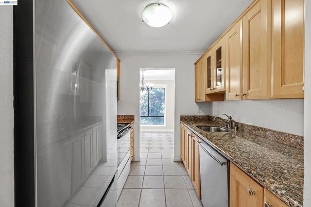 310 N Civic Dr 101, Walnut Creek, CA 94596