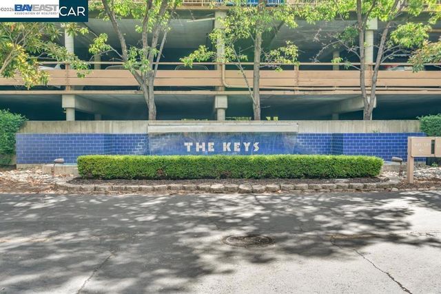 310 N Civic Dr 101, Walnut Creek, CA 94596
