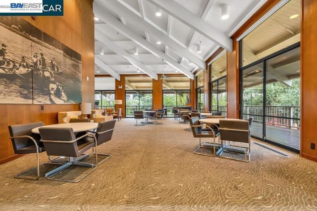 310 N Civic Dr 101, Walnut Creek, CA 94596