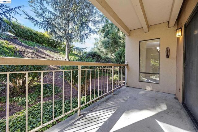 310 N Civic Dr 101, Walnut Creek, CA 94596