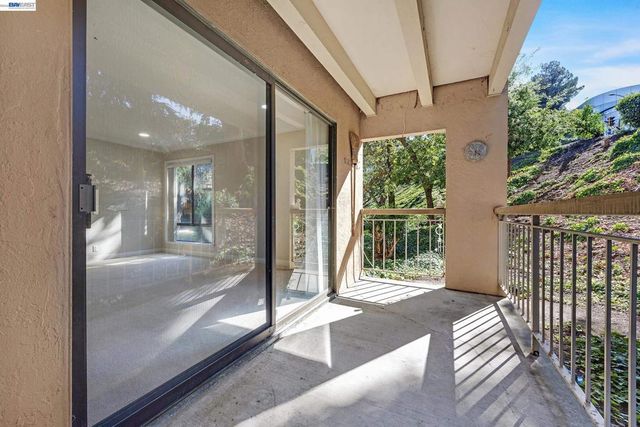 310 N Civic Dr 101, Walnut Creek, CA 94596