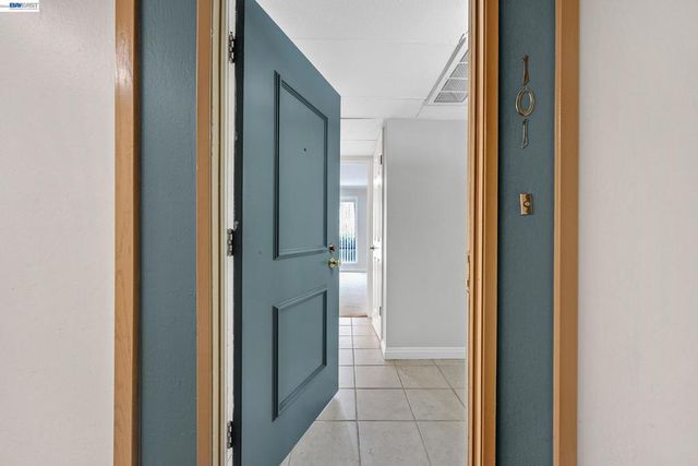 310 N Civic Dr 101, Walnut Creek, CA 94596