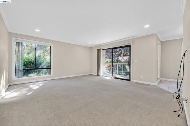 310 N Civic Dr 101, Walnut Creek, CA 94596