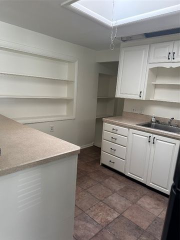 1034 WESTERN Lane, Erie, PA 16505