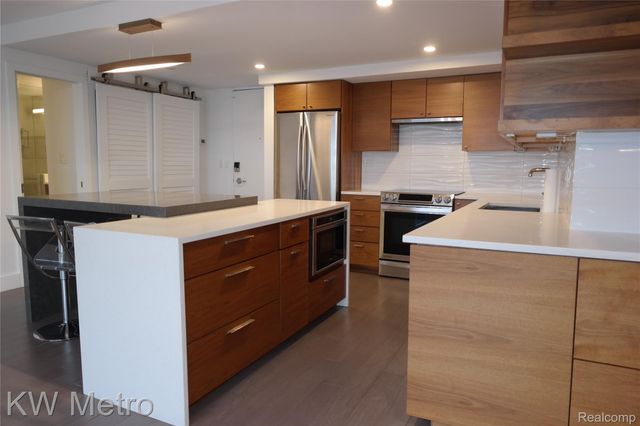 1300 E Lafayette Street E 2603, Detroit, MI 48207