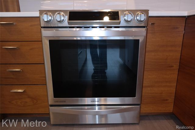 1300 E Lafayette Street E 2603, Detroit, MI 48207